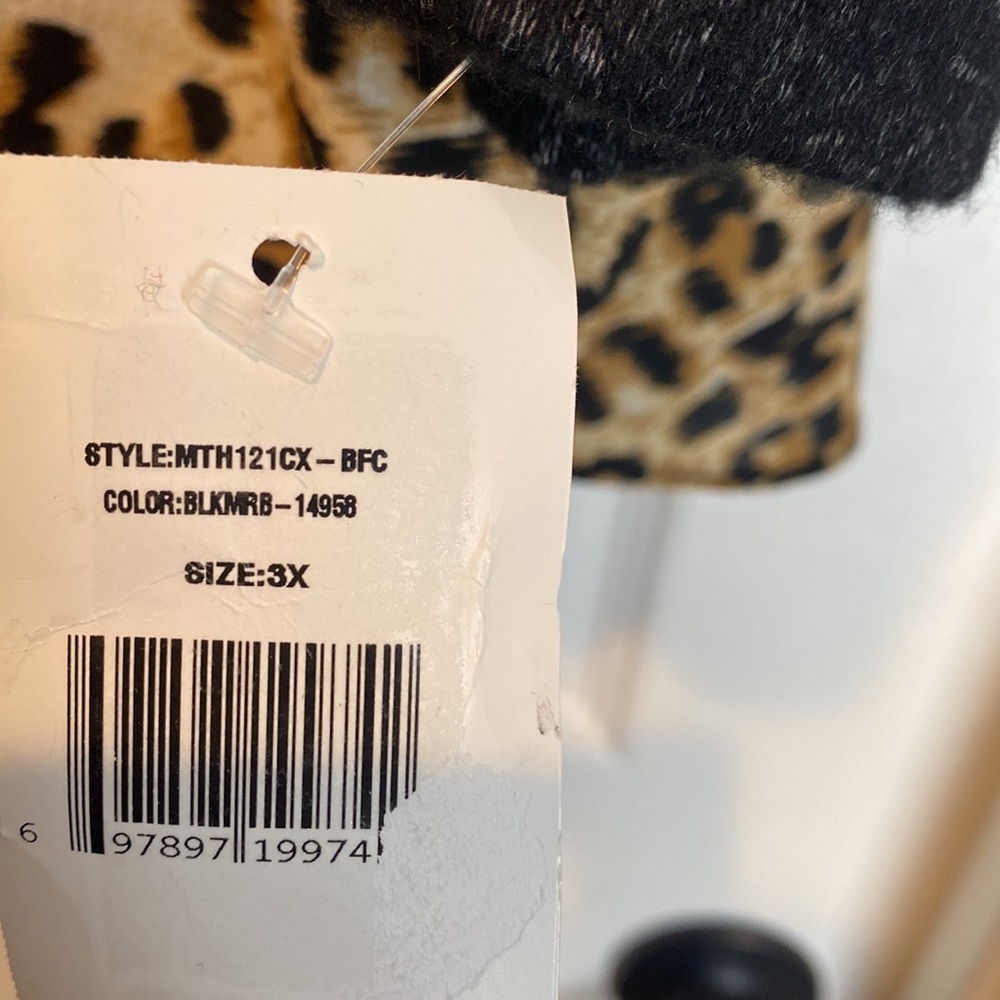 Moa Moa Women Sweater with Leopard Shirttail Plus - Picture 7 of 7